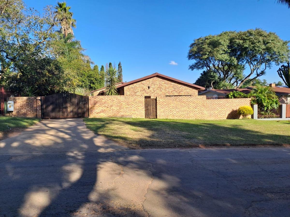 Rocky Hills Guesthouse Piet Retief Buitenkant foto